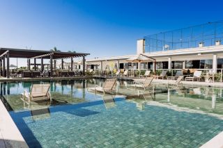 Apartamento Frente Mar – Finamente Mobiliado e Pronto para Morar!