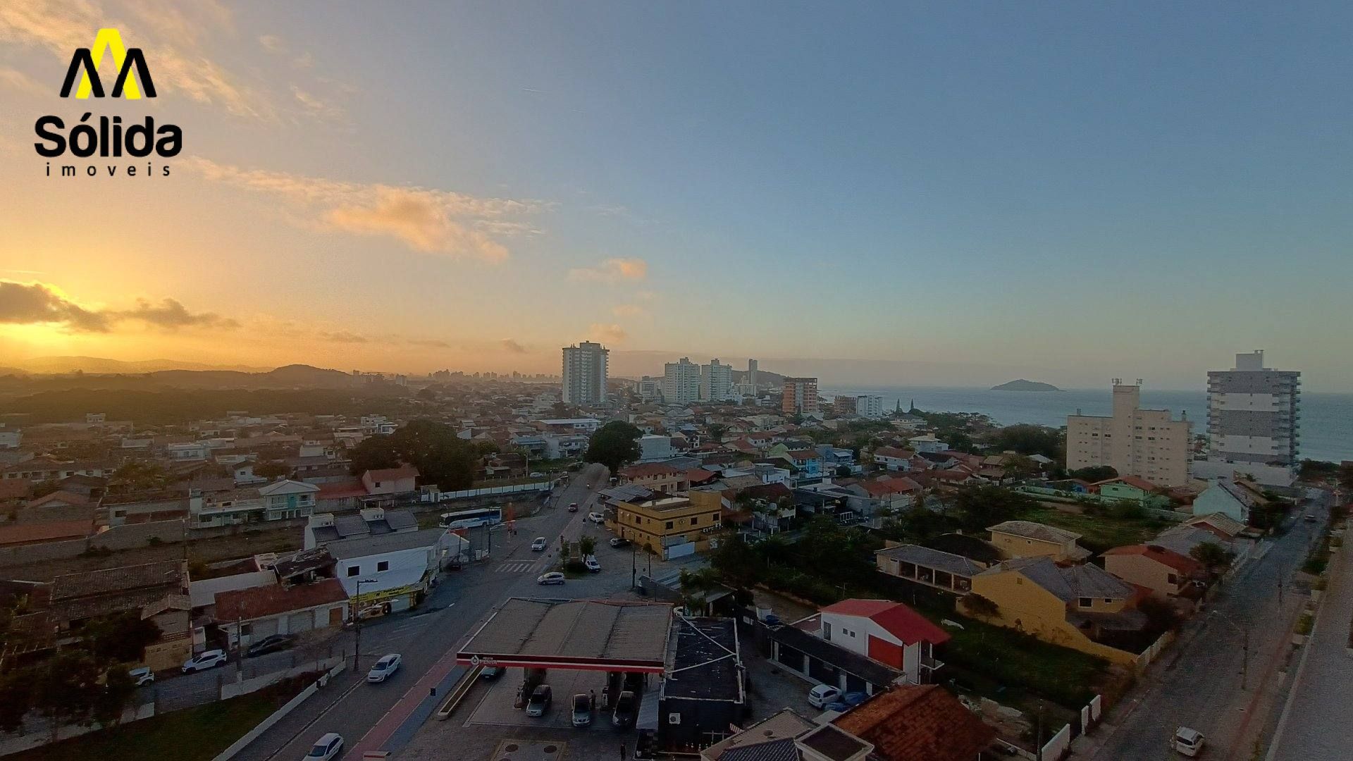 Apartamento de 3 Dormitórios, Sendo 1 suíte, apenas 200 metros do mar. SKYLINE COMFORT CLUB - ROGGA