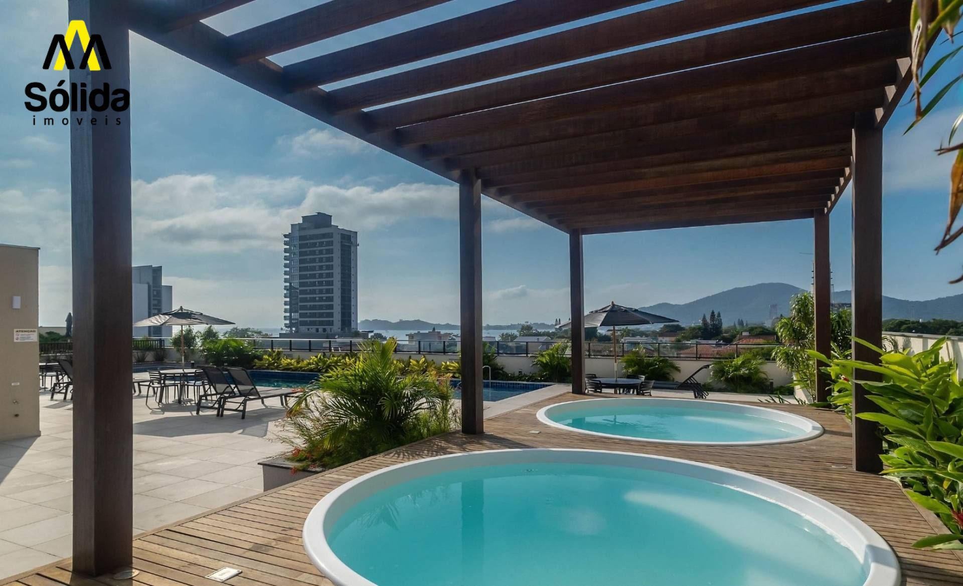 Apartamento de 3 Dormitórios, Sendo 1 suíte, apenas 200 metros do mar. SKYLINE COMFORT CLUB - ROGGA