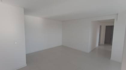 Apartamentos de 3 Dormitórios, Sendo 1 suíte, apenas 390 metros do mar.