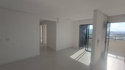 Apartamentos de 3 Dormitórios, Sendo 1 suíte, apenas 390 metros do mar.