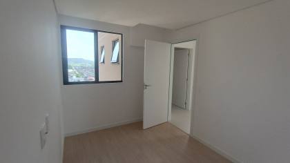 Apartamentos de 3 Dormitórios, Sendo 1 suíte, apenas 390 metros do mar.