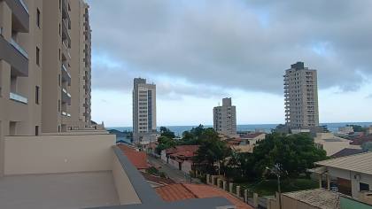 Apartamentos de 3 Dormitórios, Sendo 1 suíte, apenas 390 metros do mar.