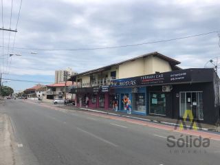 Edifício Comercial Para Vender com 4 salas e 2 Apartamentos Praia de Armação em Penha