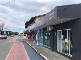 Edifício Comercial Para Vender com 4 salas e 2 Apartamentos Praia de Armação em Penha