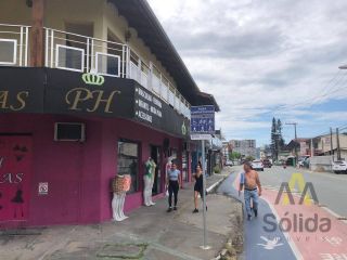 Edifício Comercial Para Vender com 4 salas e 2 Apartamentos Praia de Armação em Penha