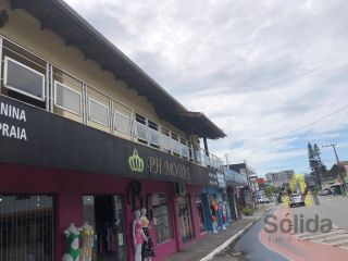 Edifício Comercial Para Vender com 4 salas e 2 Apartamentos Praia de Armação em Penha