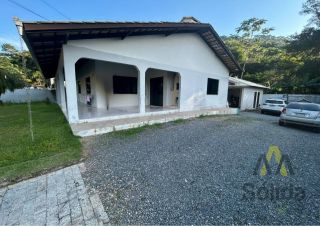 Ampla casa na Santa Lídia com 350m², com área de lazer e piscina