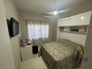 Ampla casa na Santa Lídia com 350m², com área de lazer e piscina