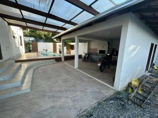 Ampla casa na Santa Lídia com 350m², com área de lazer e piscina