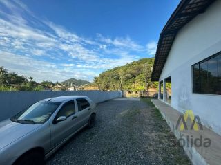 Ampla casa na Santa Lídia com 350m², com área de lazer e piscina
