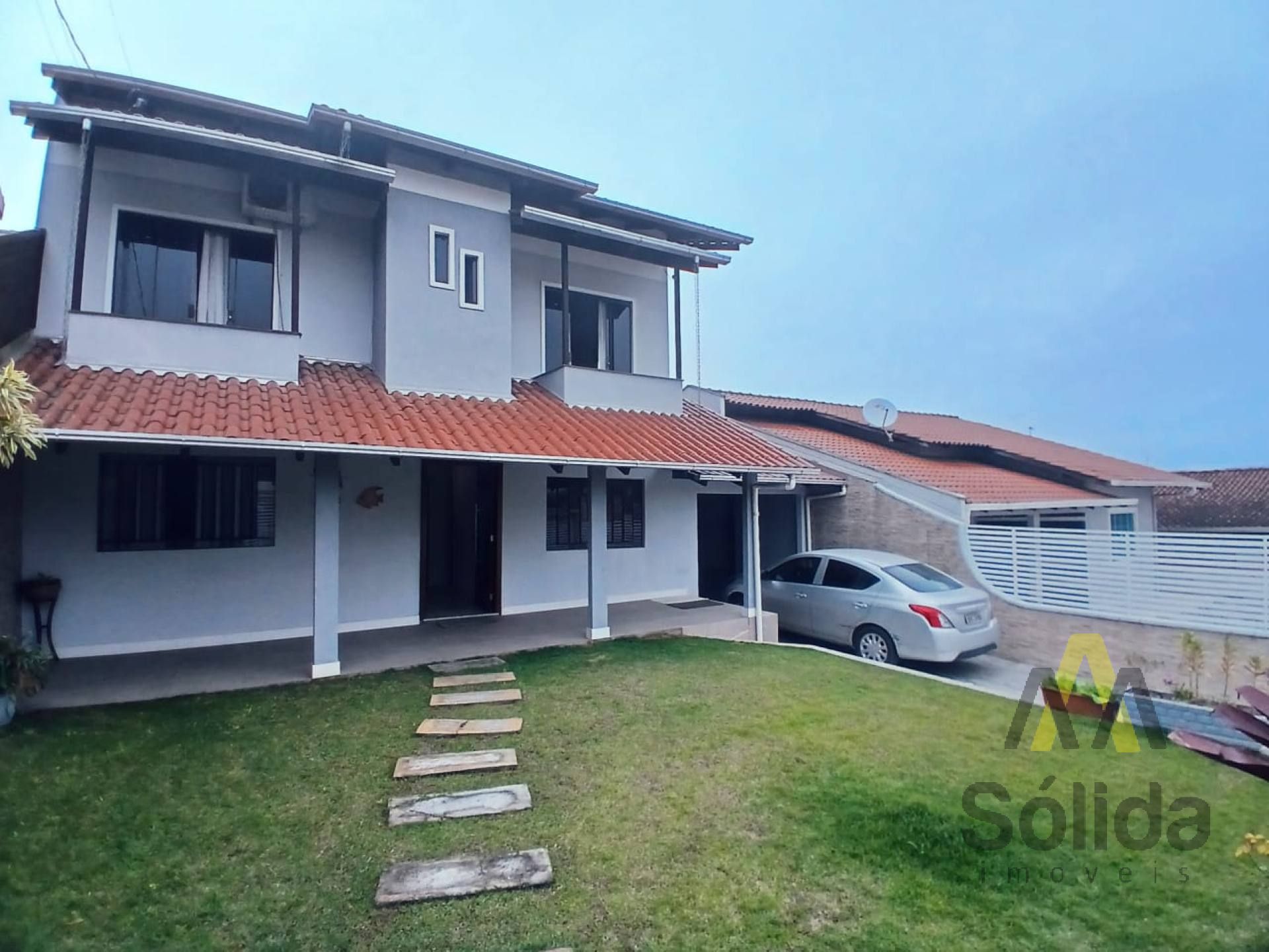 Casa à venda em Armação – 700 Metros do mar