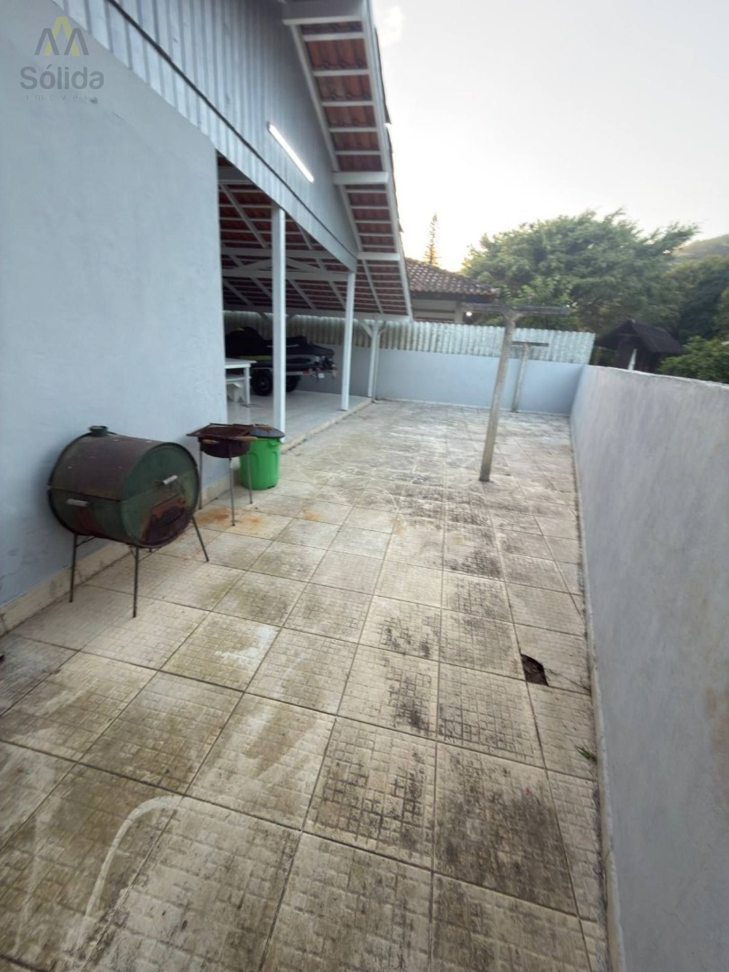 Casa à Venda em Penha – 250m da Praia do Trapiche, Excelente Localização