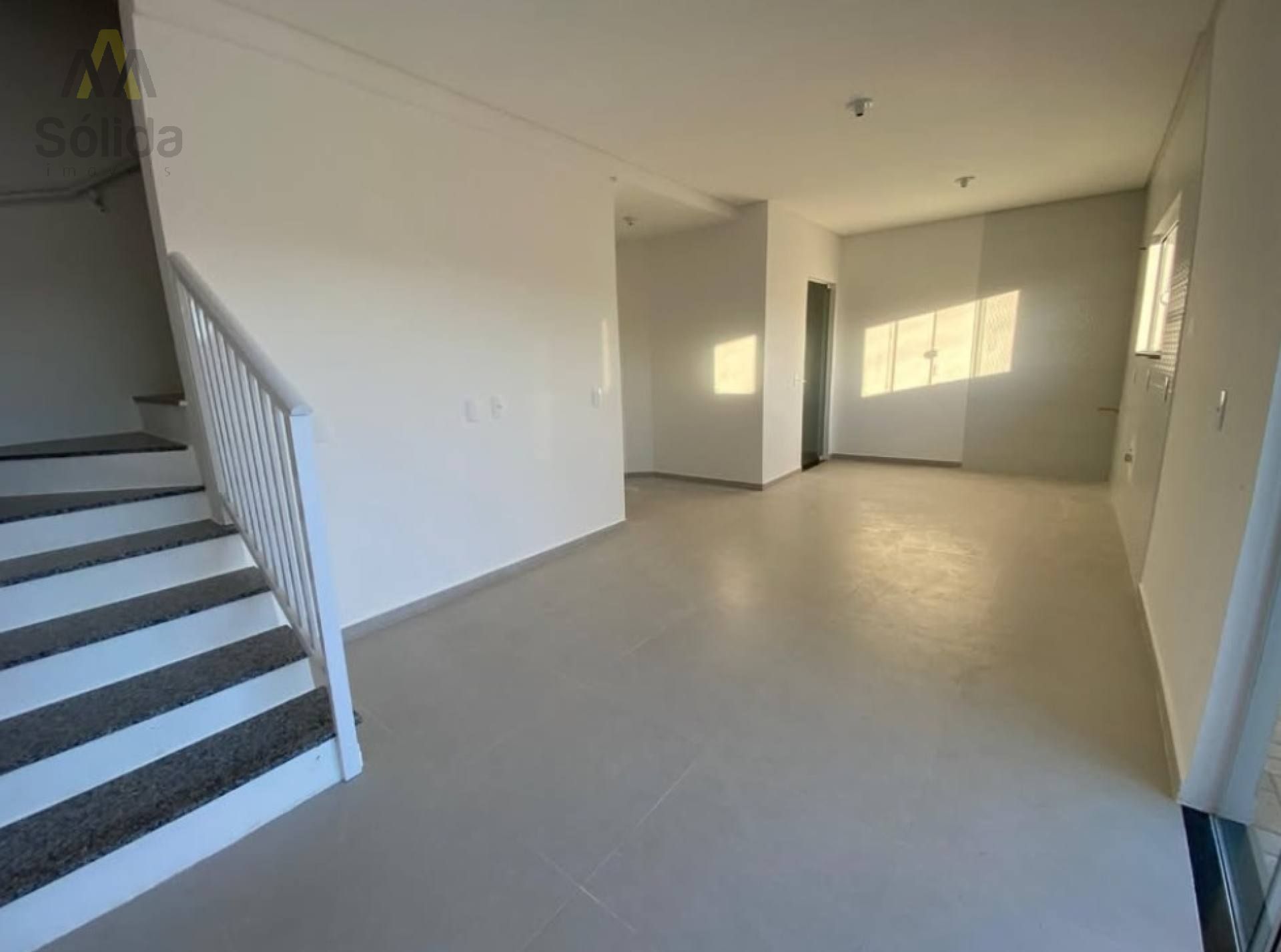 Sobrado com Piscina, 2 Suítes em Barra velha