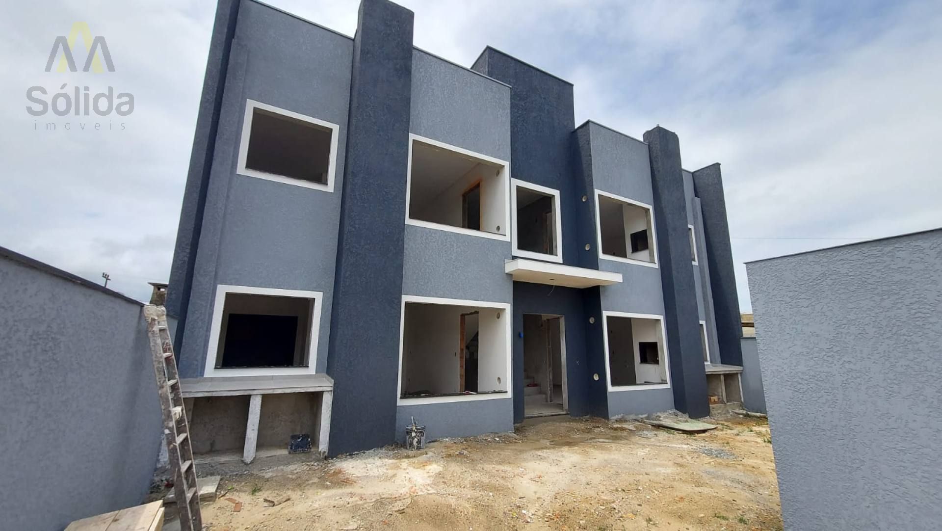 Residencial Vitor V - Apto com suíte e churrasqueira.