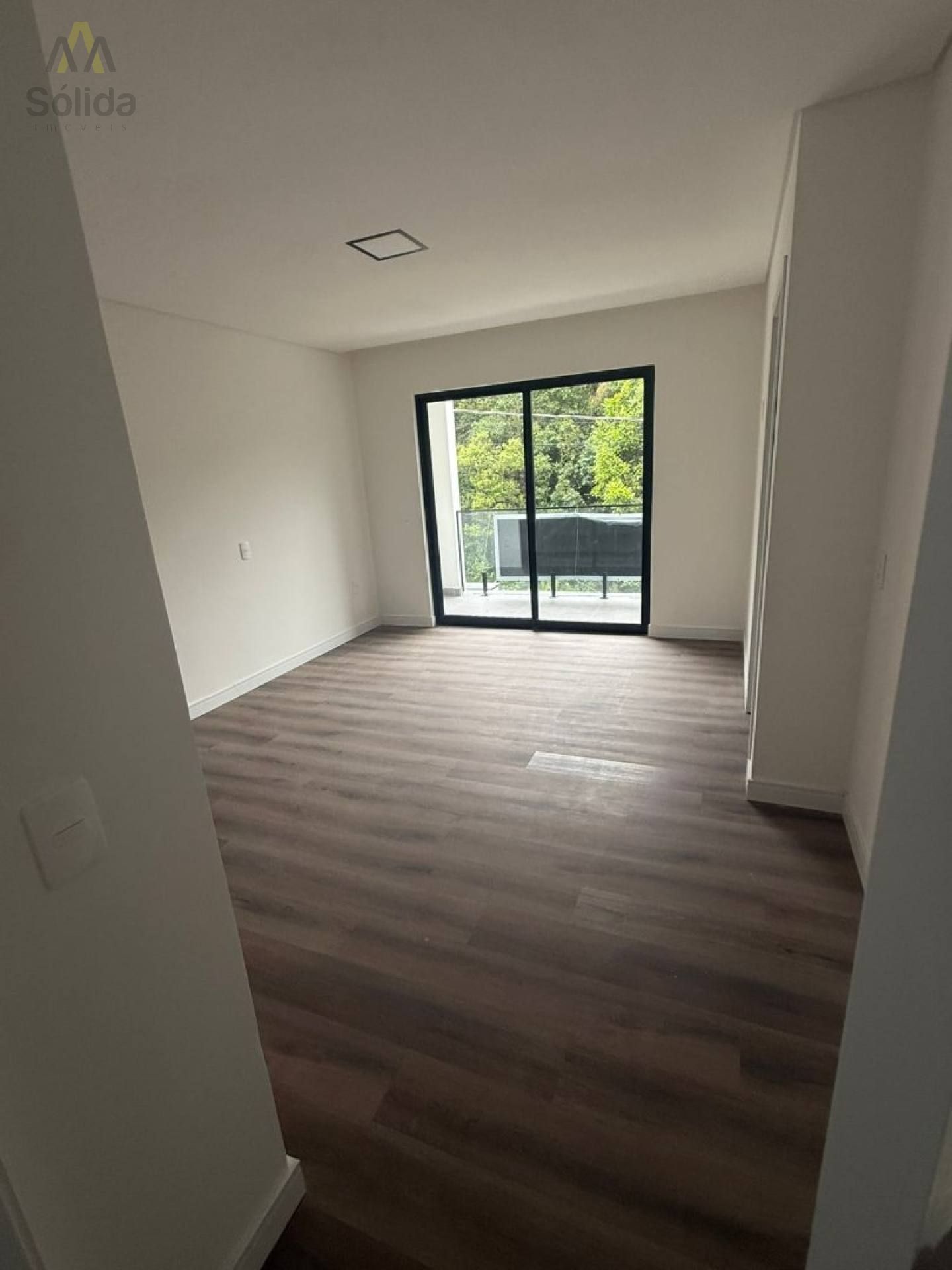 Oportunidade! Sobrado com Piscina 1 Suíte + 2 Dormitórios