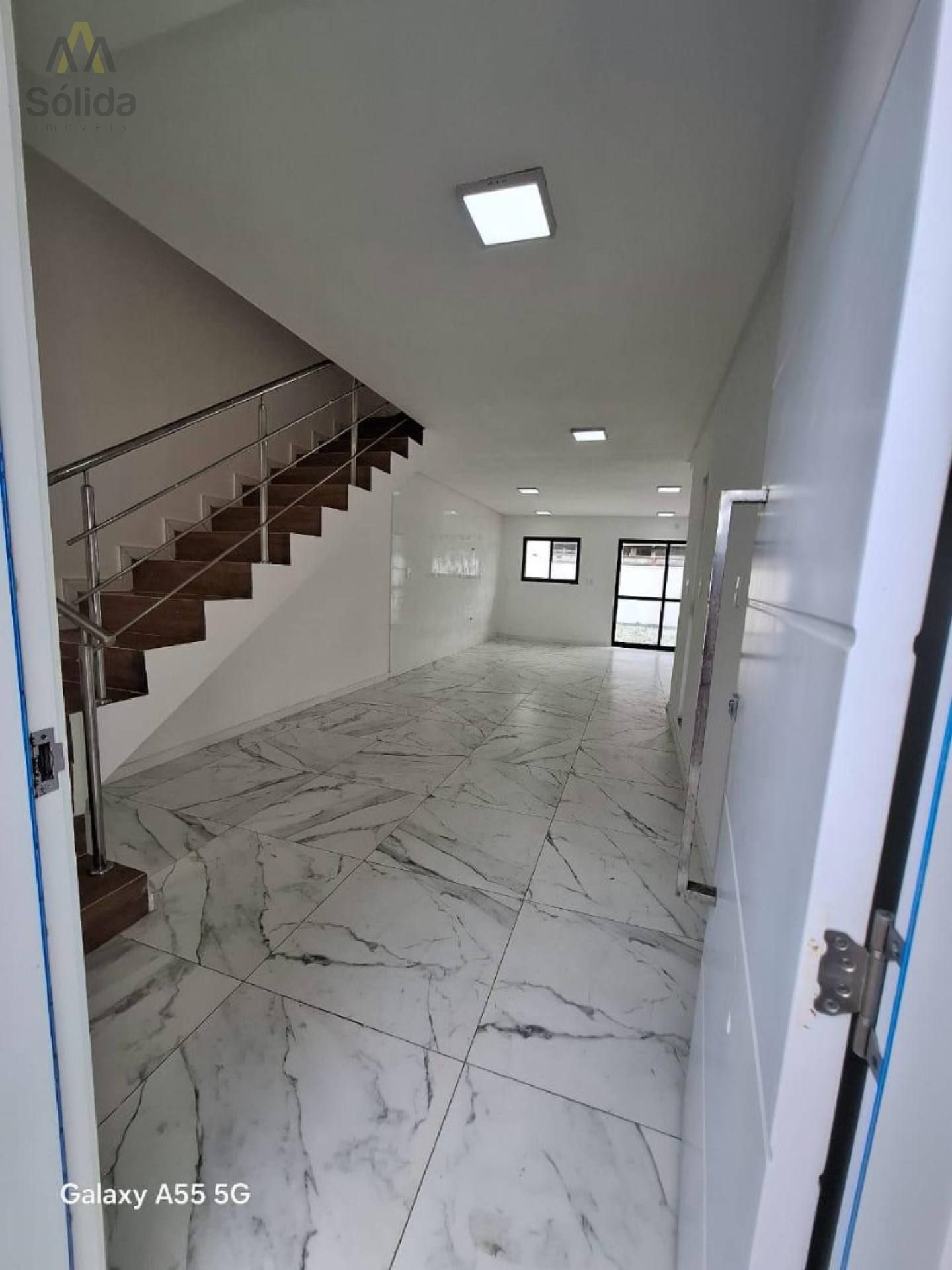 Sobrado de Alto Padrão a 100m do Mar, com 3 dormitórios sendo 1 suíte – Praia do Quilombo, Penha/SC