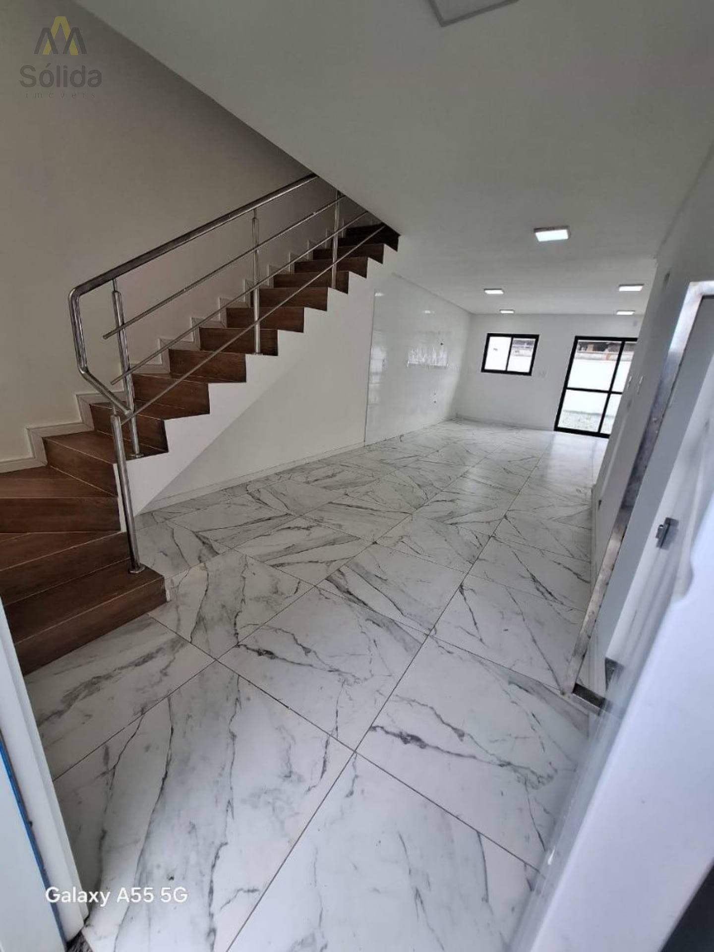 Sobrado de Alto Padrão a 100m do Mar, com 3 dormitórios sendo 1 suíte – Praia do Quilombo, Penha/SC