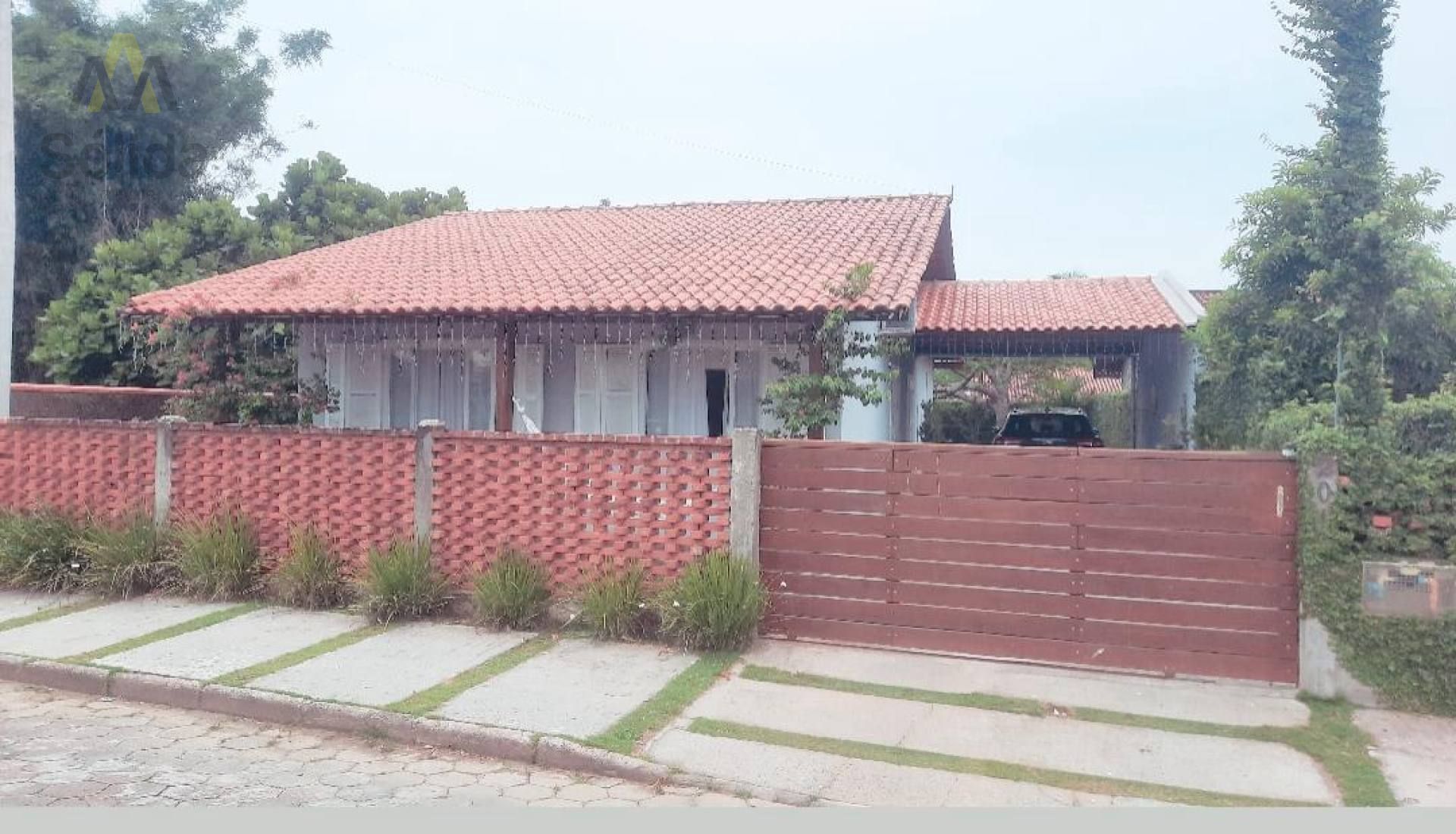 Casa Alto Padrão apenas 250m da Praia Alegre - Conforto, lazer e localização estratégica.