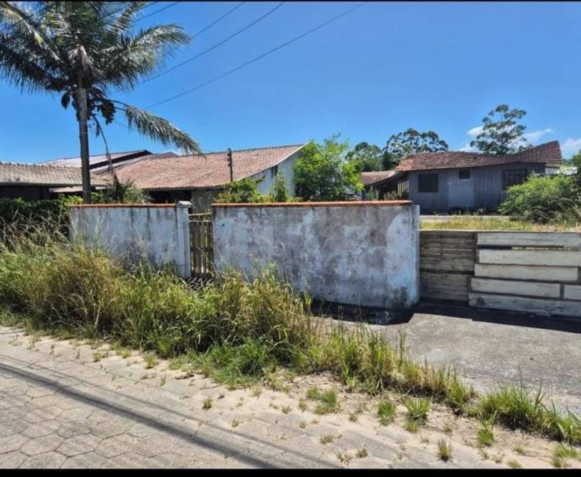 TERRENO EM PENHA – PRONTO PARA CONSTRUIR!