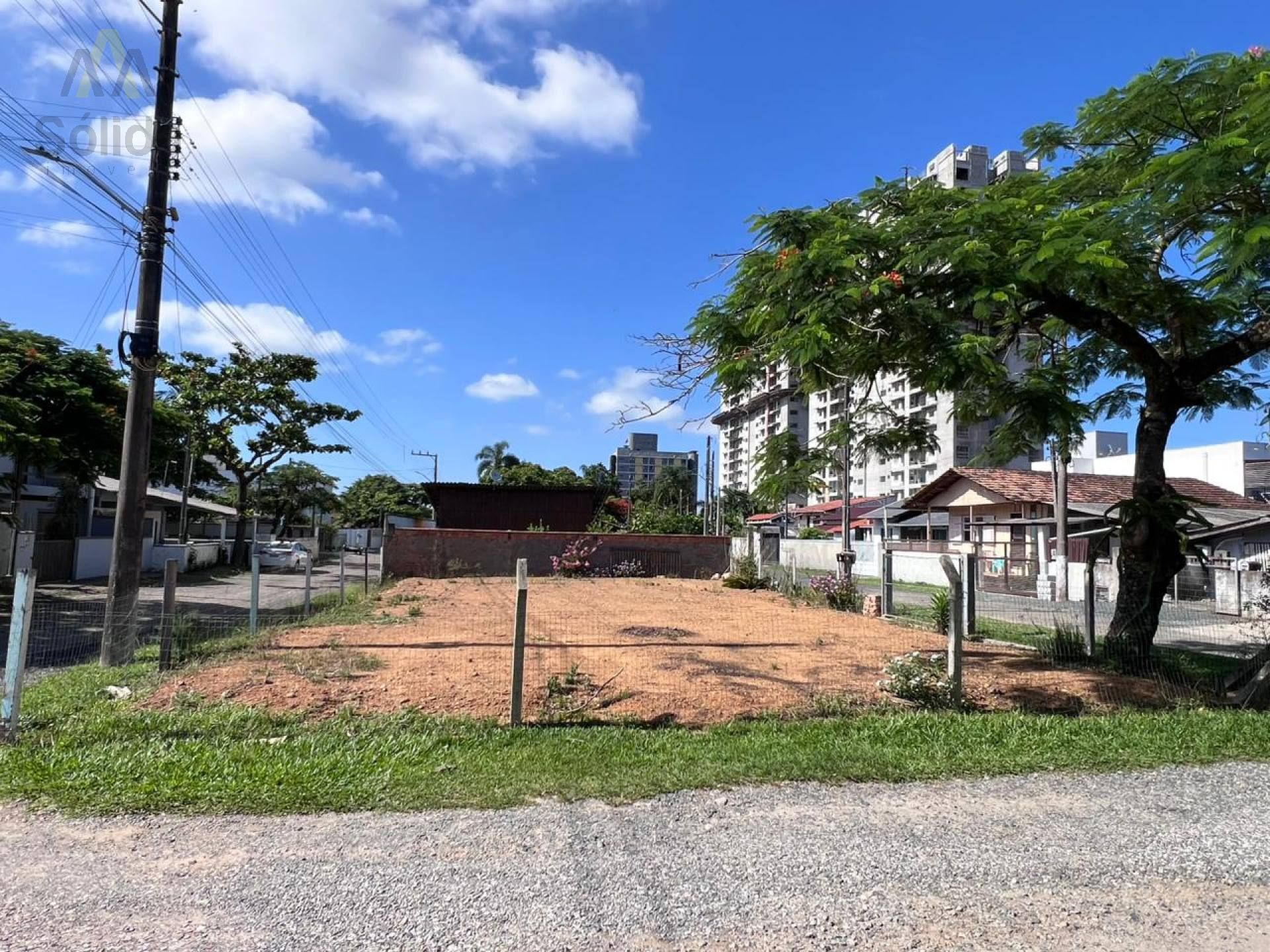 Excelente Terreno no Bairro Armação.