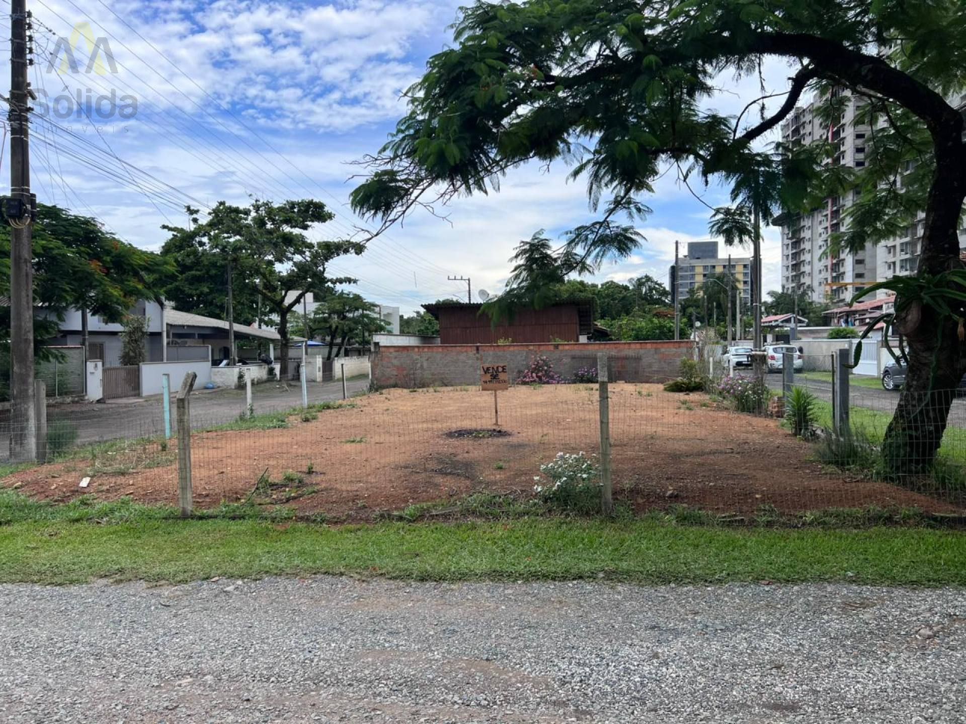 Excelente Terreno no Bairro Armação.