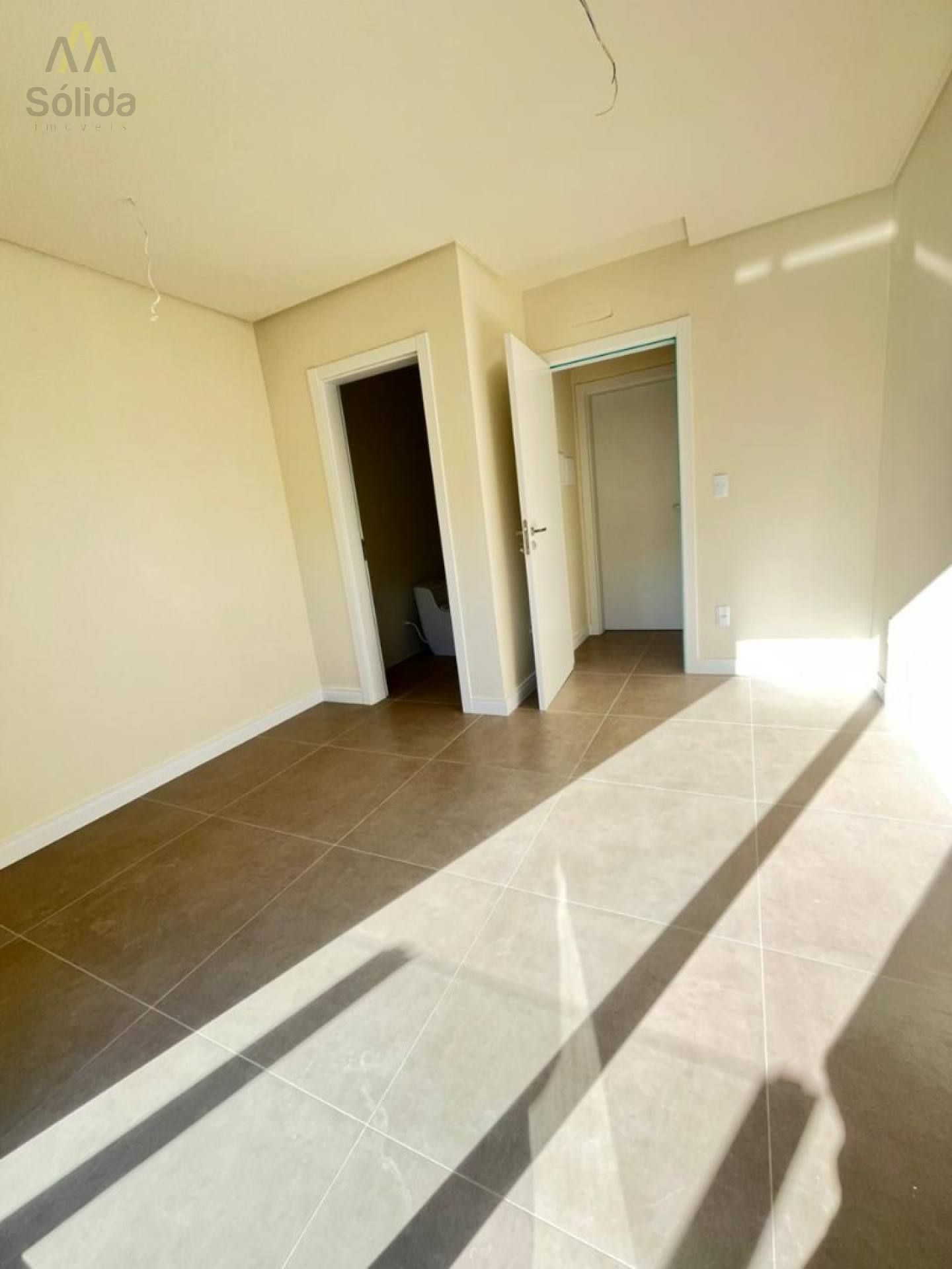 Residencial Ilha de Capri - Sobrado Alto Padrão com 2 suítes