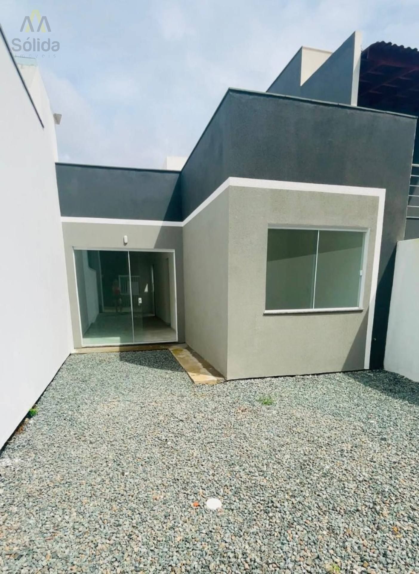 Casa Geminada em Penha – 2 Quartos, Suíte e Excelente Localização