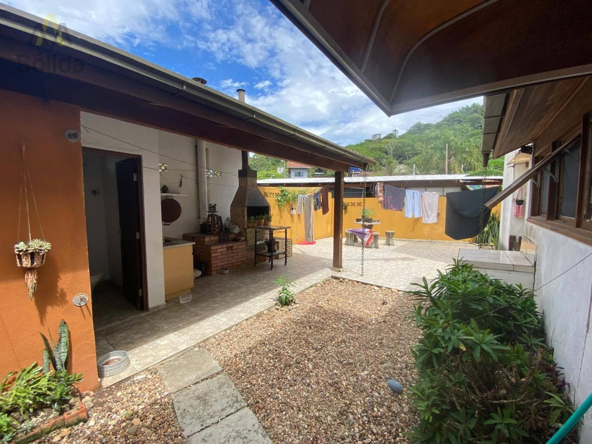 Casa Para Vender com 3 quartos sendo 1 suíte no Centro Penha - Praia do Quilombo