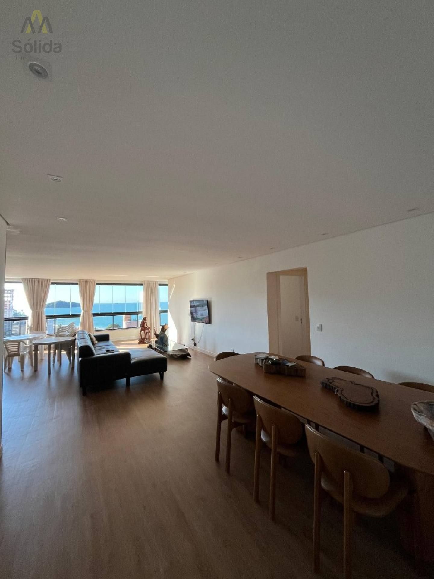 Apartamento Torre Del Mare 3 suítes no Centro de Penha com Vista Mar
