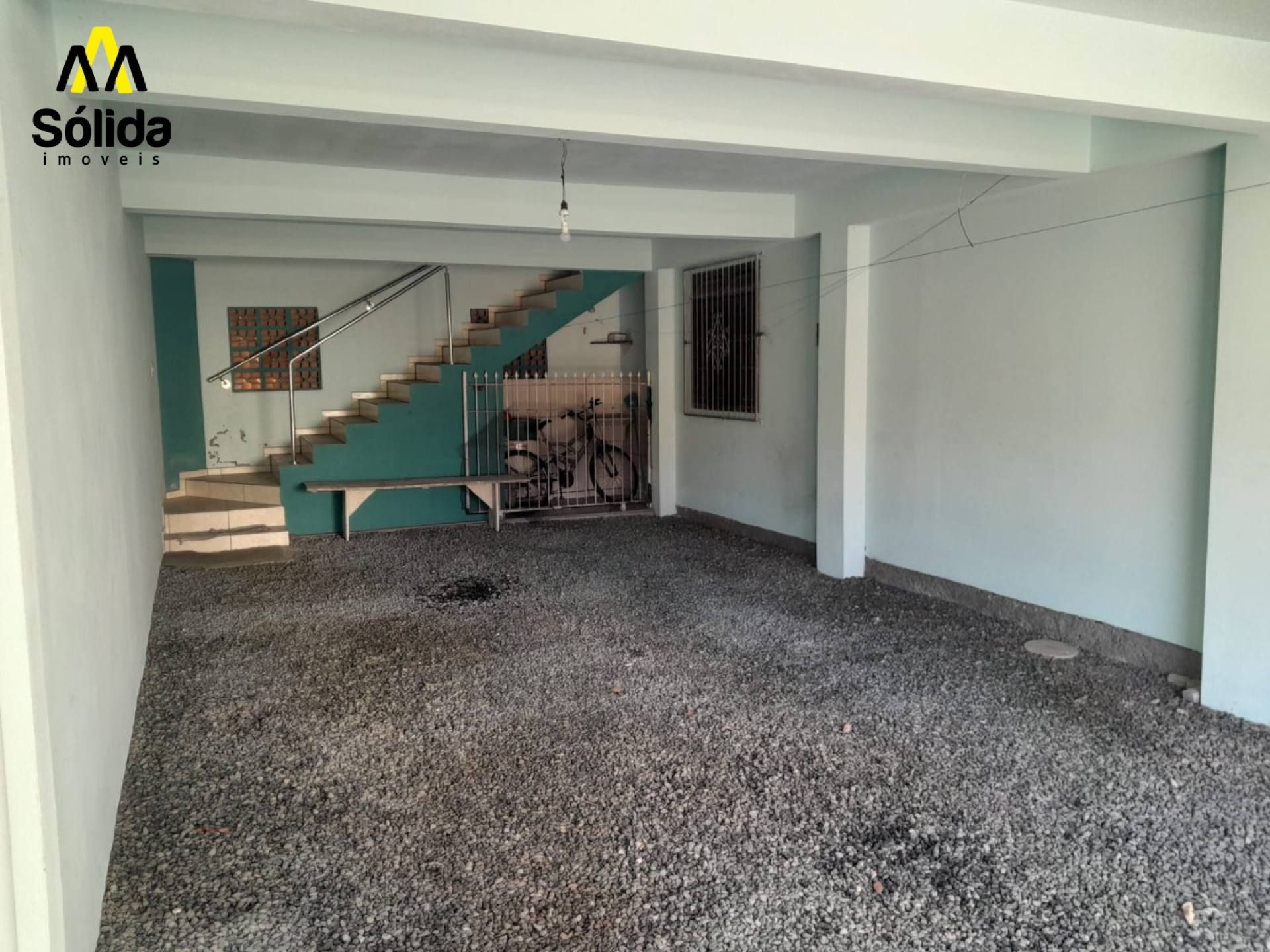 SOBRADO À VENDA NO CENTRO DE PENHA – A 200 METROS DA PRAIA
