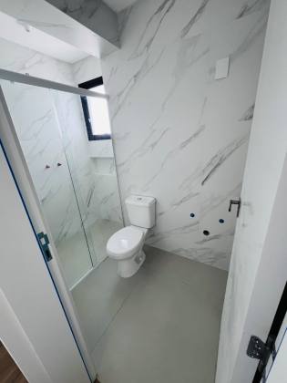 Apartamento 3 dormitórios, apenas 200 metros do mar.