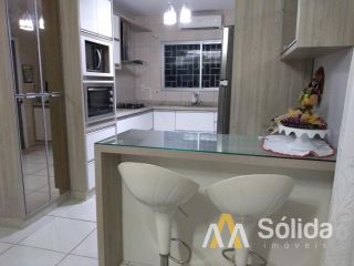 Sobrado para vender com 5 suítes no bairro Centro em Penha