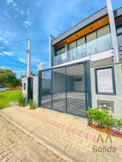 Sobrado Para Vender com 3 quartos no bairro Itacolomi em Balneário Piçarras