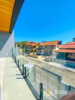 Sobrado Para Vender com 3 quartos no bairro Itacolomi em Balneário Piçarras