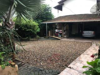 Casa Para Vender com 4 quartos no bairro Armação em Penha