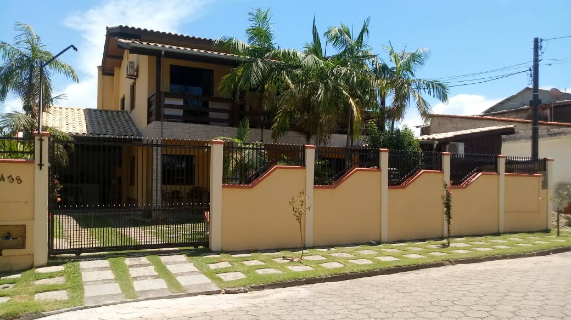 Pousada a Venda com 4 quartos, sendo 3 suítes no bairro Armação em Penha
