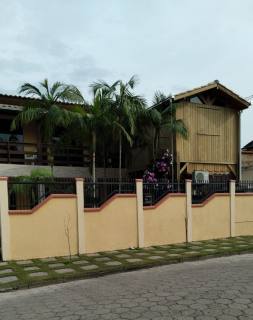Pousada a Venda com 4 quartos, sendo 3 suítes no bairro Armação em Penha
