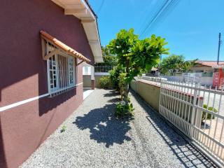 Casa Para Vender com 3 quartos no bairro Centro em Penha