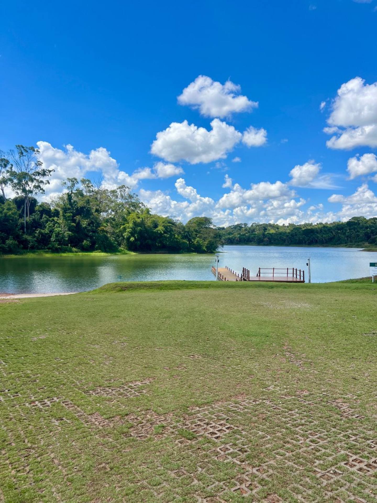 Condomínios de Chácaras de Lazer com Clube Completo no Lago de Corumba 4