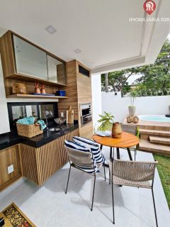 VILA ZOE 