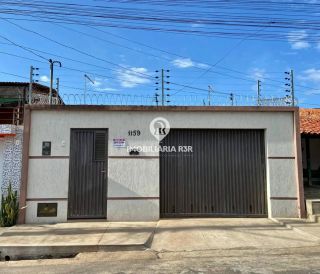 CASA - BAIRRO DISTRITO INDUSTRIAL, ZONA SUL