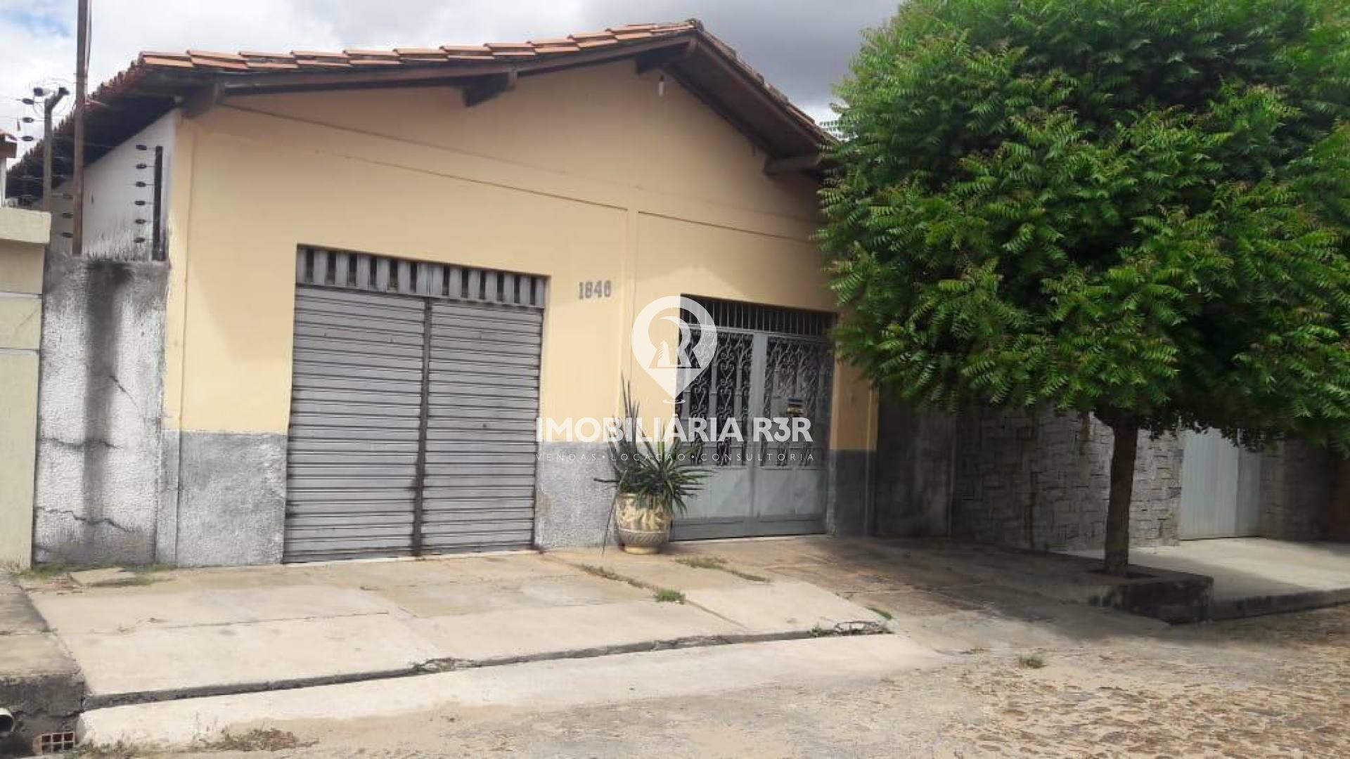 CASA/PONTO COMERCIAL - BAIRRO LOURIVAL PARENTE, ZONA SUL
