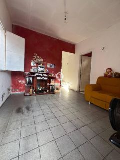 CASA - BAIRRO SANTA CRUZ, ZONA SUL