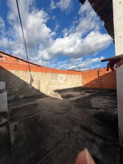 CASA - BAIRRO SANTA CRUZ, ZONA SUL