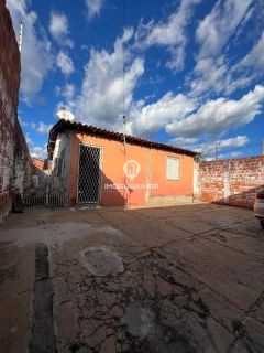CASA - BAIRRO SANTA CRUZ, ZONA SUL