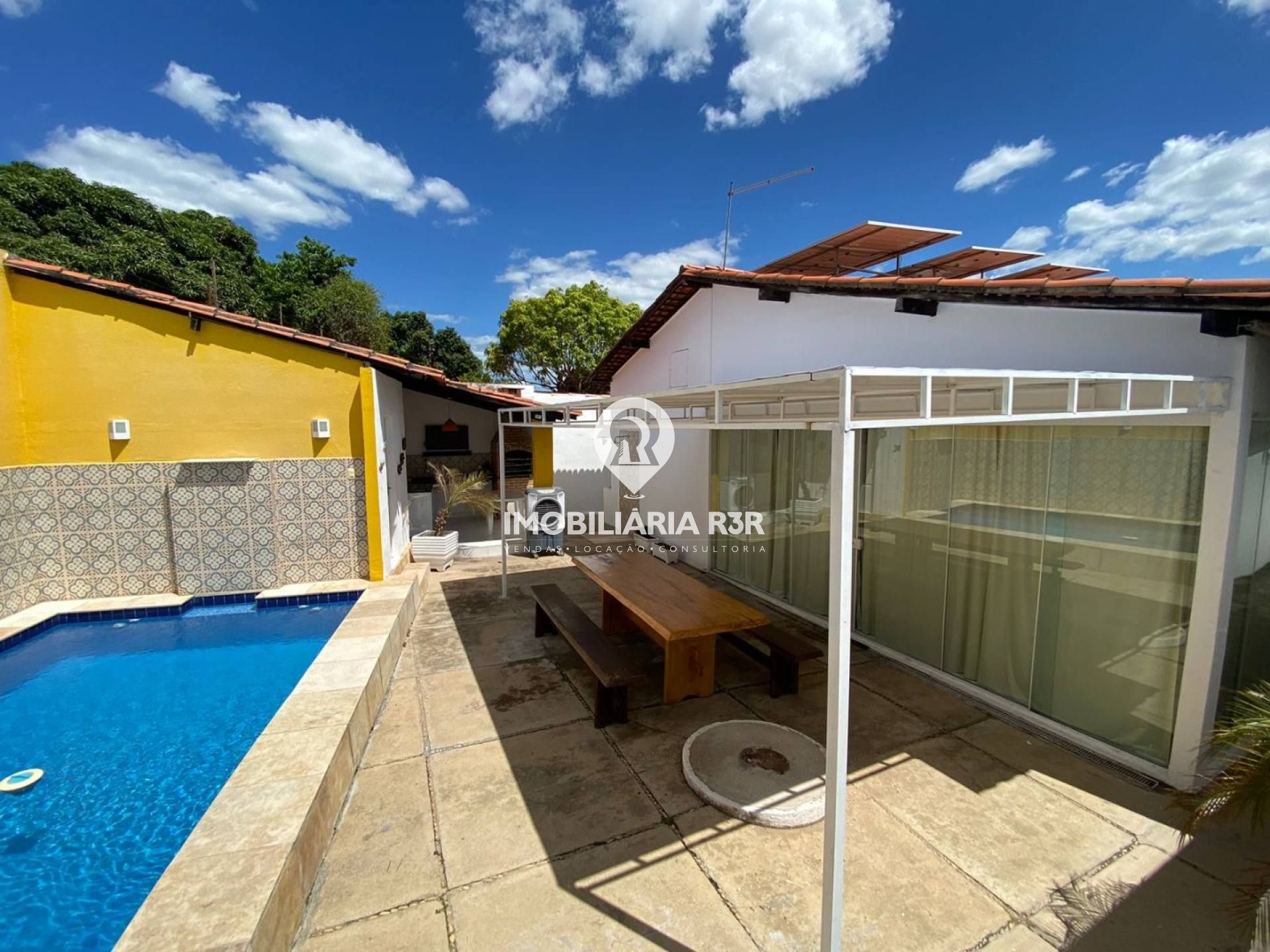 CASA - BAIRRO SANTA ISABEL, ZONA LESTE