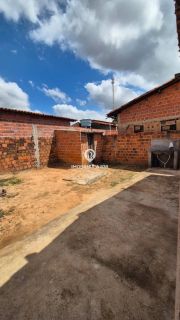 CASA - BAIRRO VALE QUEM TEM, ZONA LESTE