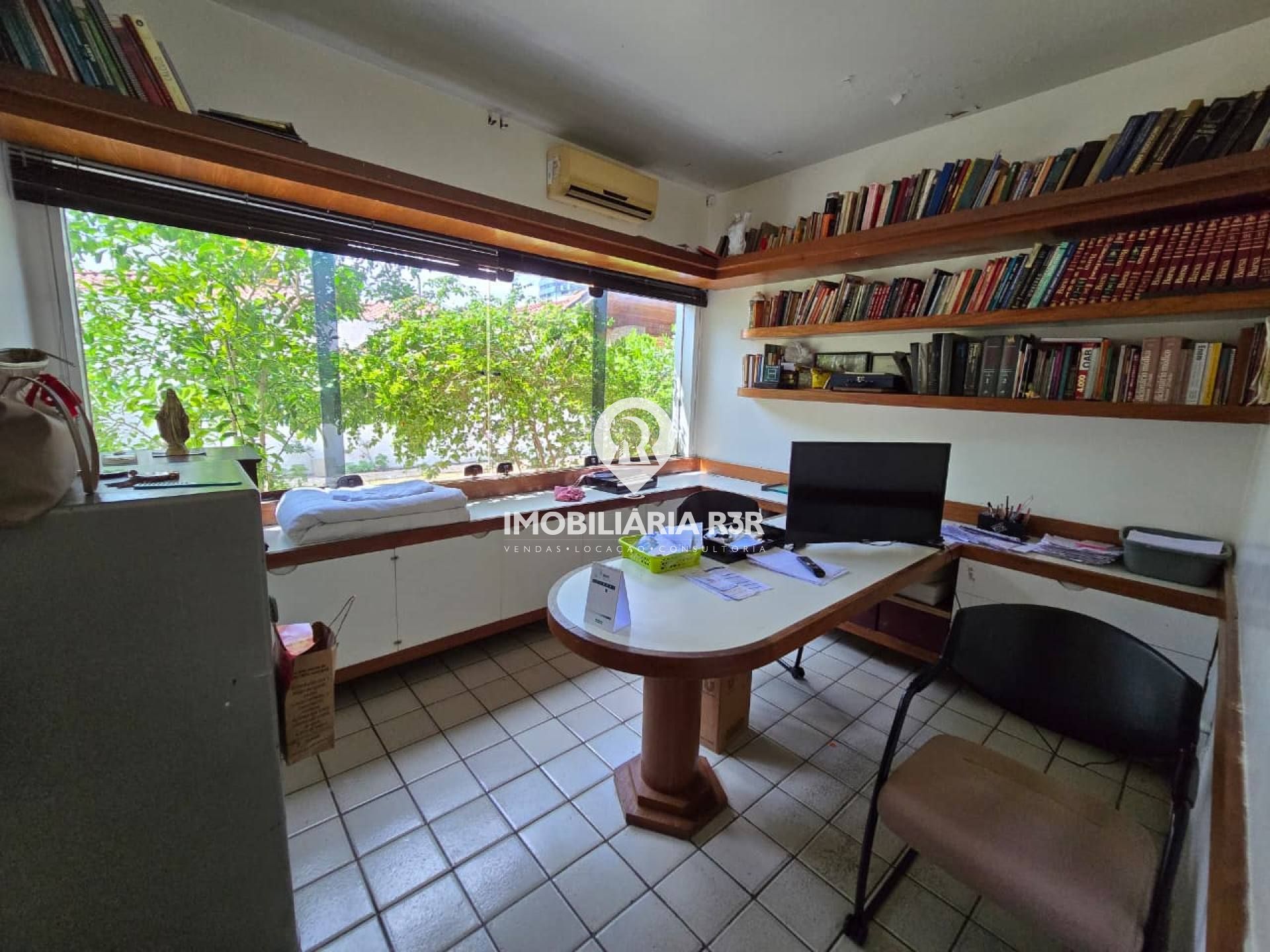 CASA DÚPLEX COMERCIAL - BAIRRO JÓQUEI, ZONA LESTE