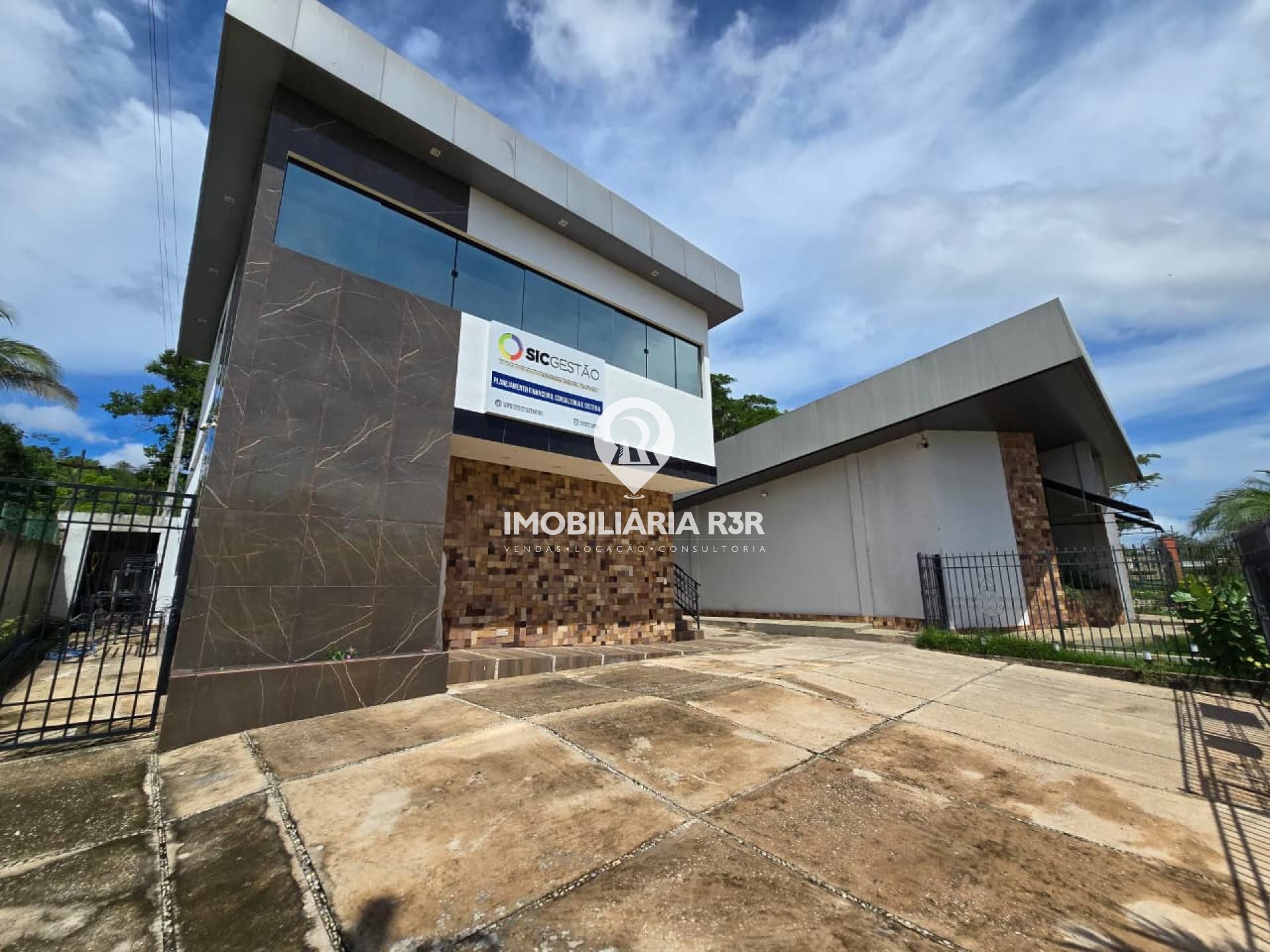 PRÉDIO COMERCIAL - BAIRRO TABAJARAS, ZONA LESTE